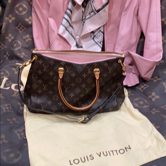 Louis Vuitton Pallas in Pink